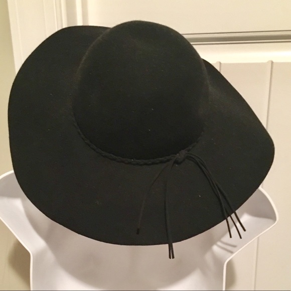Black Hat - Picture 2 of 6